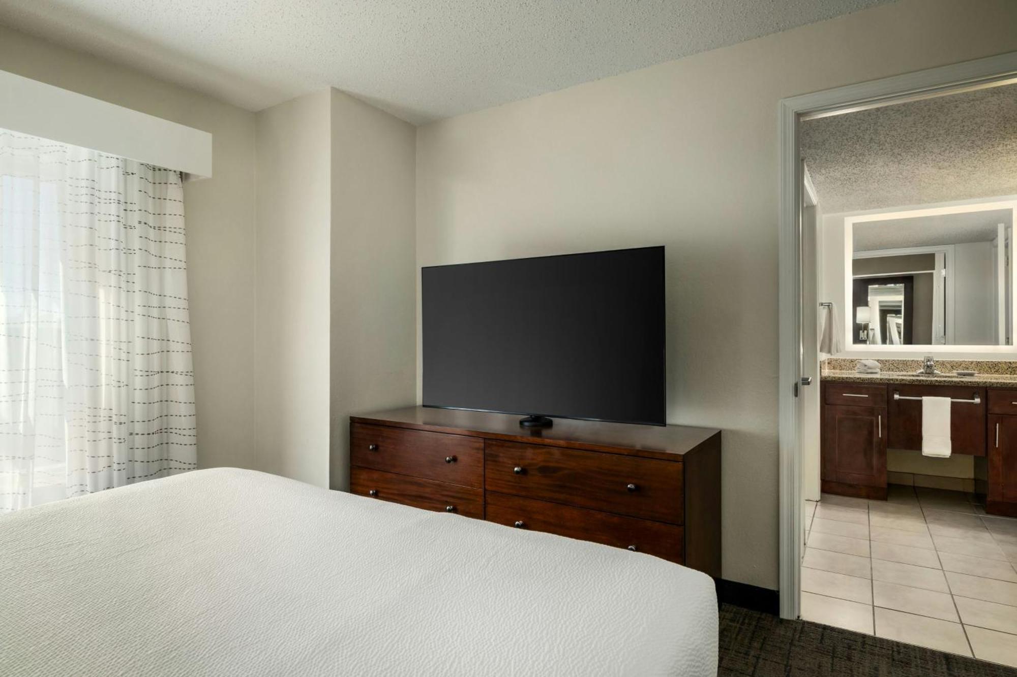 By Marriott Richmond Chester Hotel Woodvale