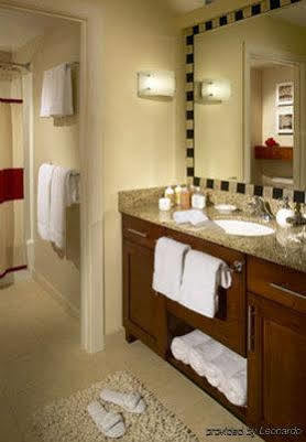 By Marriott Richmond Chester Hotel