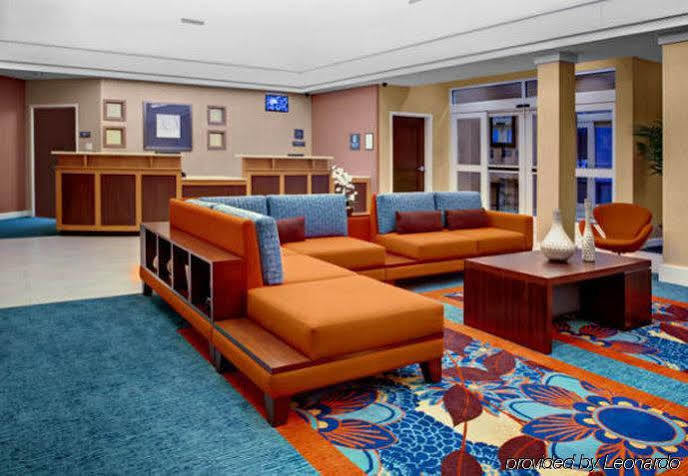 Hotel By Marriott Richmond Chester